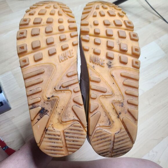 Nike Air Max 90 SE Particle Pink Sneakers - Picture 3 of 8